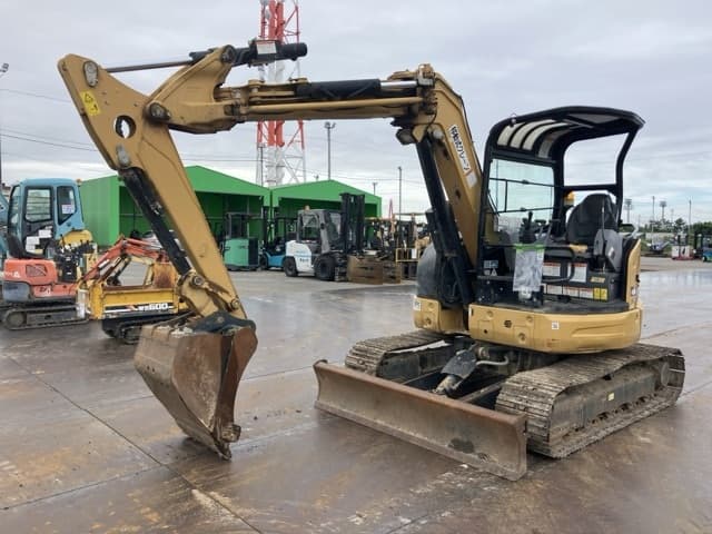 MINI EXCAVATOR — Auction (lot 8460-50011)