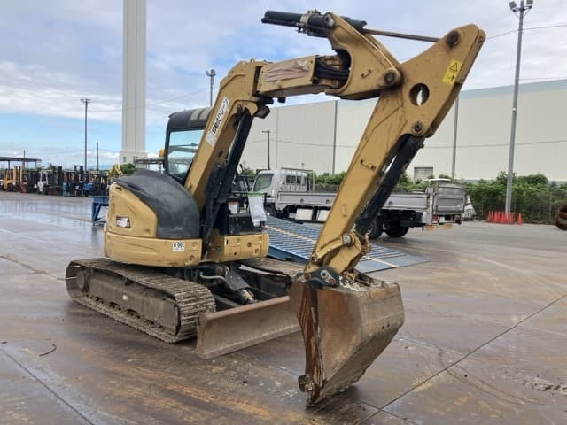 MINI EXCAVATOR — Auction (lot 8460-50011)