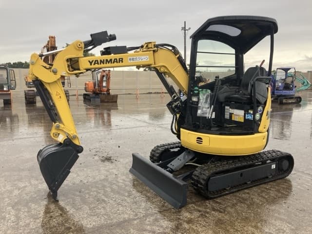 MINI EXCAVATOR — Auction (lot 8460-51)