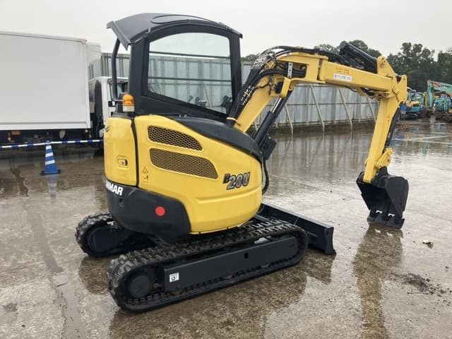 MINI EXCAVATOR — Auction (lot 8460-51)