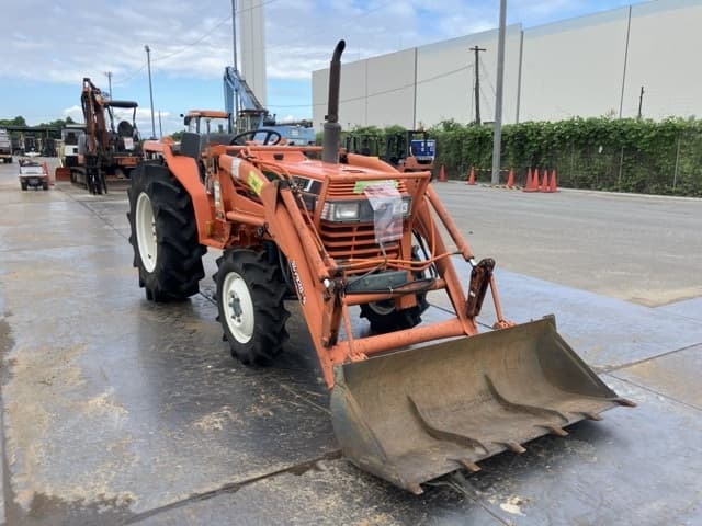 Tractor — Auction (lot 8460-52014)