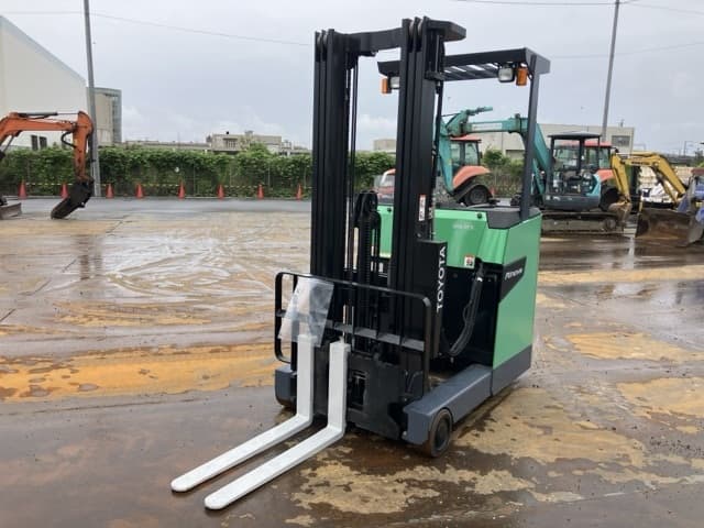 Reach Forklift — Auction (lot 8460-54006)