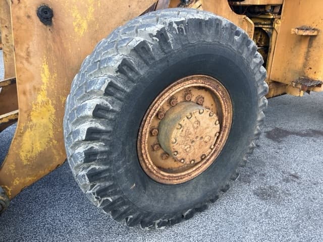 WHEEL LOADER — Auction (lot 8460-55)
