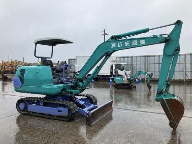 MINI EXCAVATOR — Auction (lot 8460-58)