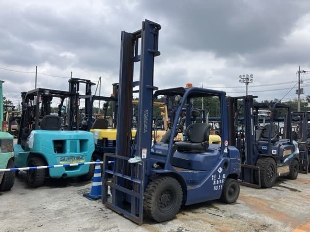 Forklift — Auction (lot 8460-5802)
