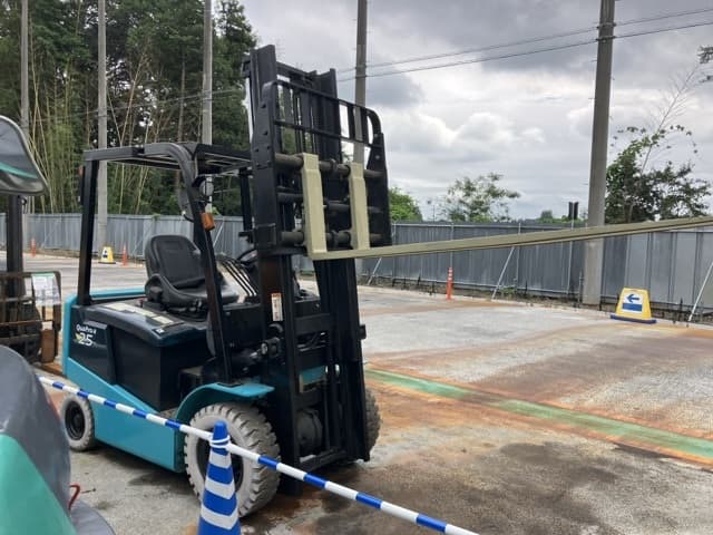 Battery Forklift — Auction (lot 8460-5806)