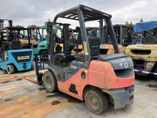 Forklift — Auction (lot 8460-5807)