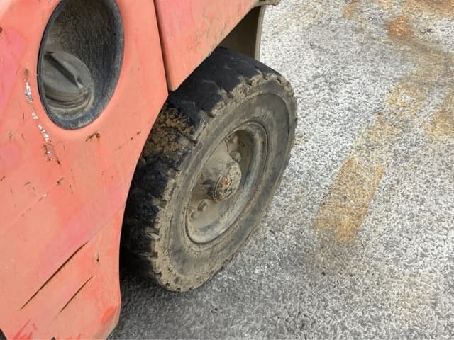Forklift — Auction (lot 8460-5807)