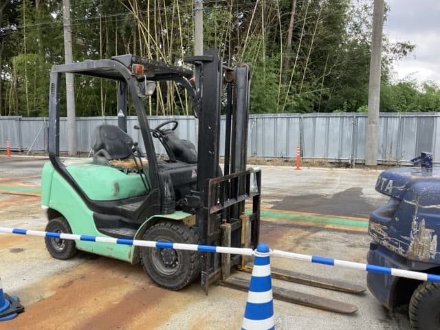 Forklift — Auction (lot 8460-5809)