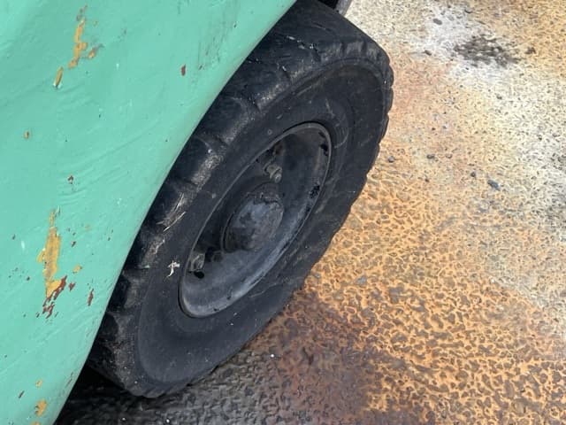 Forklift — Auction (lot 8460-5809)