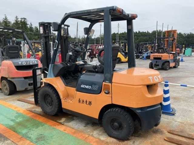 Forklift — Auction (lot 8460-5812)