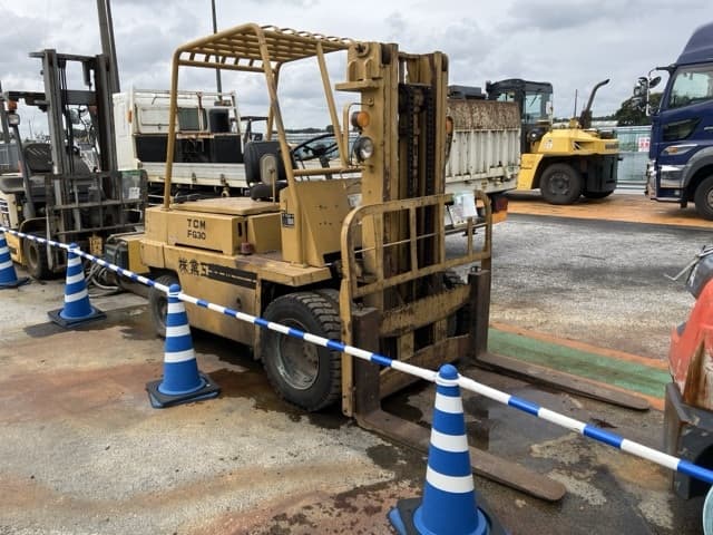 Forklift — Auction (lot 8460-5813)