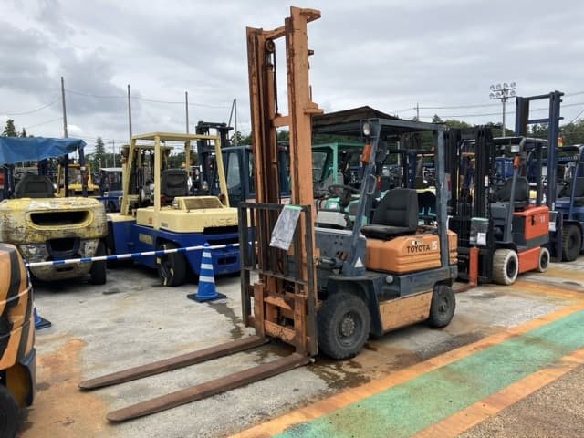 Forklift — Auction (lot 8460-5815)