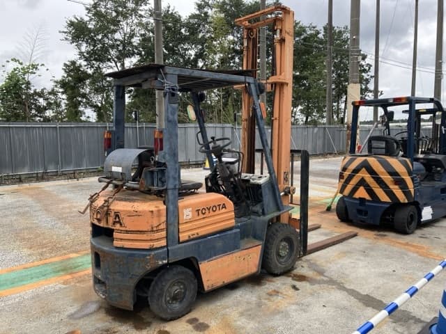 Forklift — Auction (lot 8460-5815)