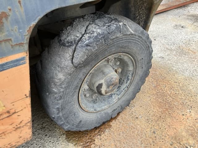 Forklift — Auction (lot 8460-5815)