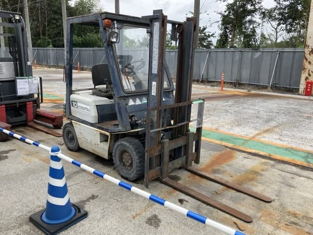 Forklift — Auction (lot 8460-5816)