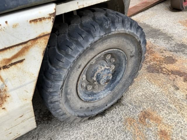 Forklift — Auction (lot 8460-5816)