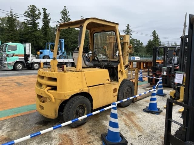Forklift — Auction (lot 8460-5817)