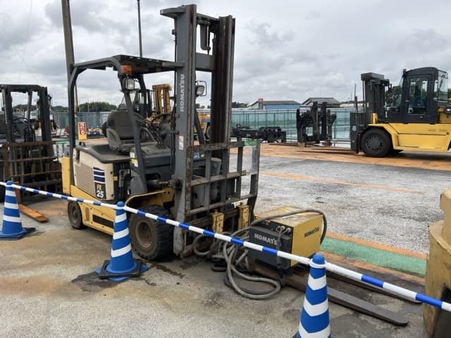 Battery Forklift — Auction (lot 8460-5818)