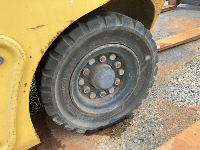 Battery Forklift — Auction (lot 8460-5818)