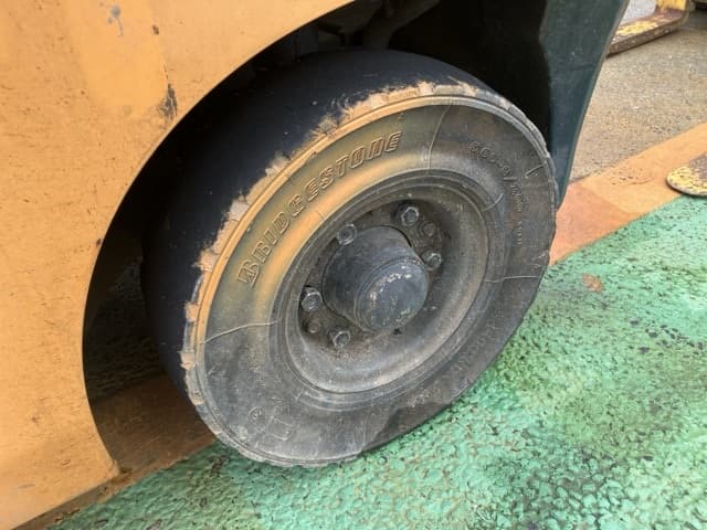 Forklift — Auction (lot 8460-5819)