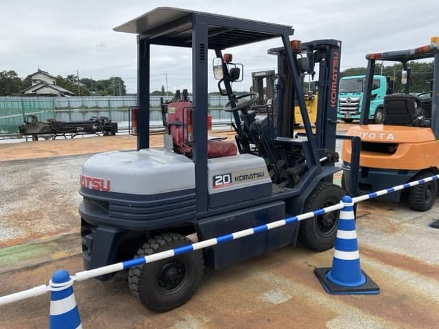 Forklift — Auction (lot 8460-5820)