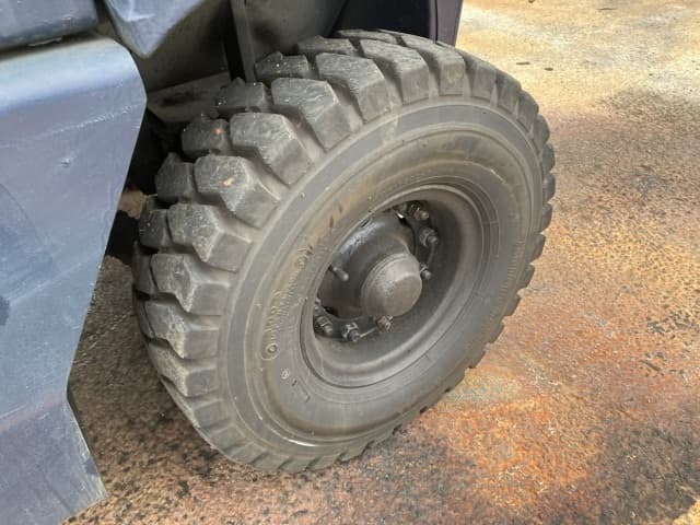 Forklift — Auction (lot 8460-5820)