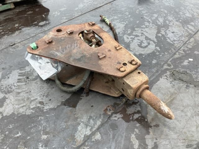 BREAKER — Auction (lot 8460-6016)