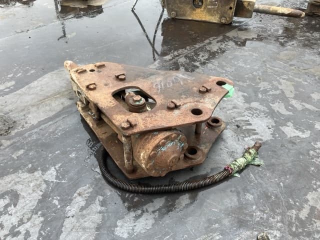 BREAKER — Auction (lot 8460-6016)