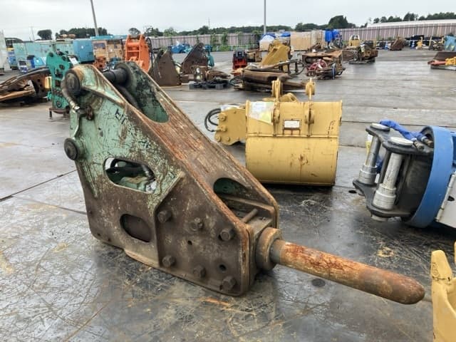 BREAKER — Auction (lot 8460-6025)