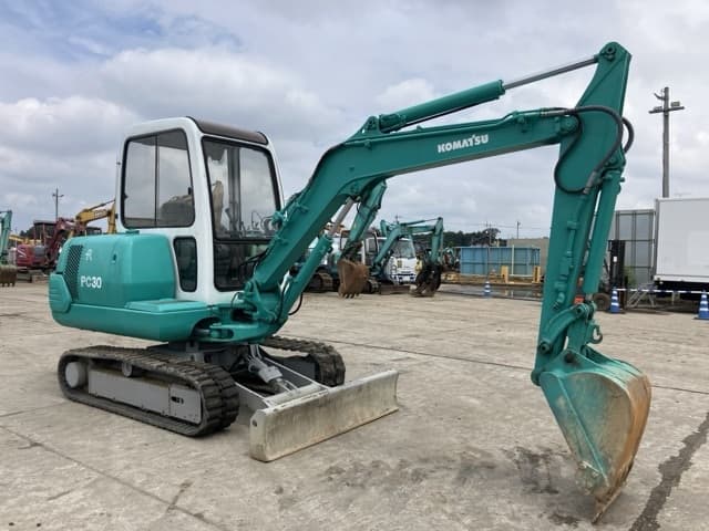 MINI EXCAVATOR — Auction (lot 8460-61)
