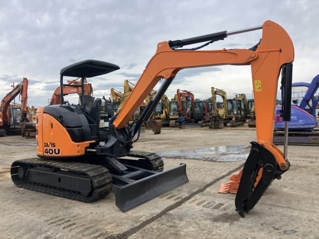 MINI EXCAVATOR — Auction (lot 8460-614)