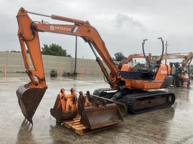 MINI EXCAVATOR — Auction (lot 8460-62)