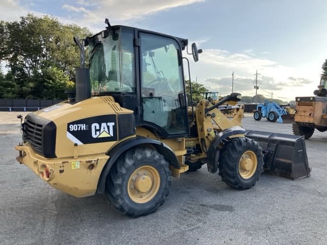 WHEEL LOADER — Auction (lot 8460-65)