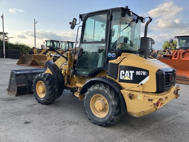 WHEEL LOADER — Auction (lot 8460-65)