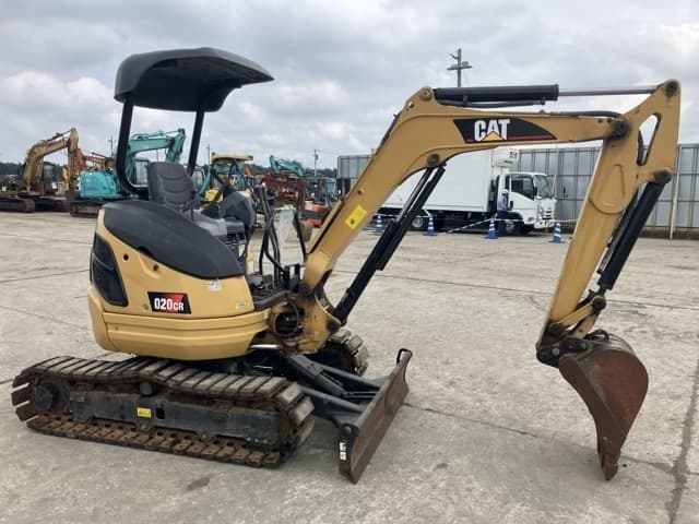 MINI EXCAVATOR — Auction (lot 8460-67)