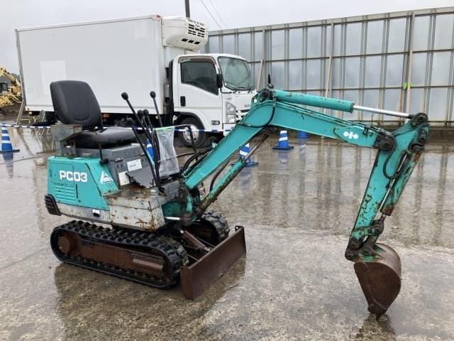 MINI EXCAVATOR — Auction (lot 8460-68)