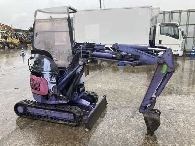 MINI EXCAVATOR — Auction (lot 8460-69)