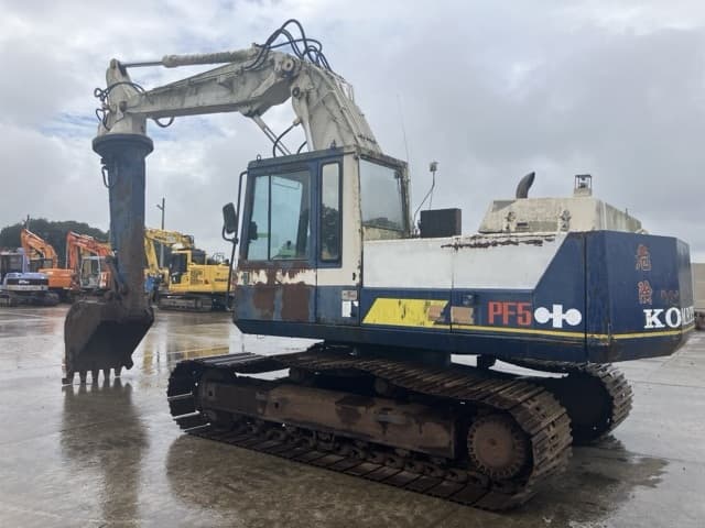EXCAVATOR — Auction (lot 8460-72)