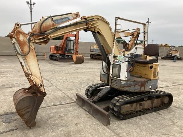 MINI EXCAVATOR — Auction (lot 8460-90)