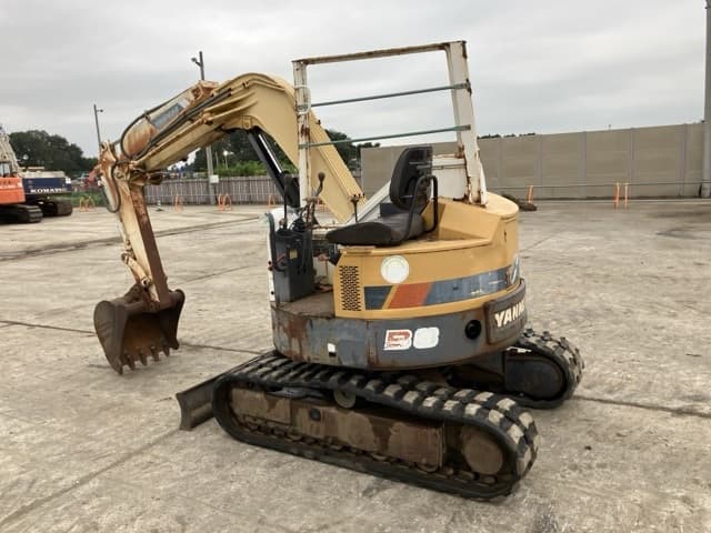 MINI EXCAVATOR — Auction (lot 8460-90)