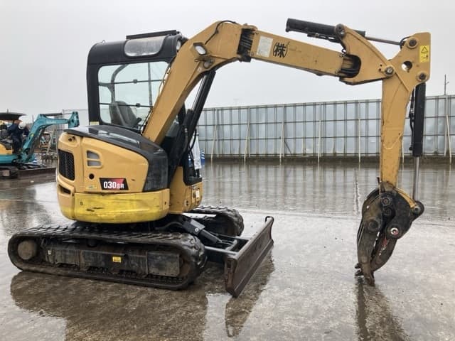 MINI EXCAVATOR — Auction (lot 8460-92)