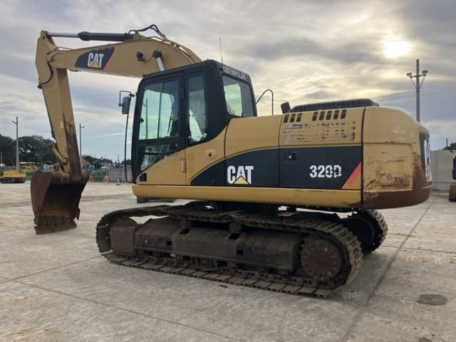 EXCAVATOR — Auction (lot 8461-1)