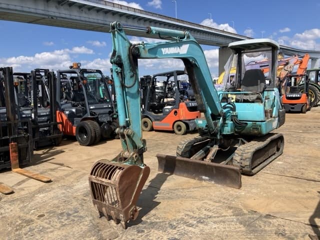 MINI EXCAVATOR — Auction (lot 8461-10005)