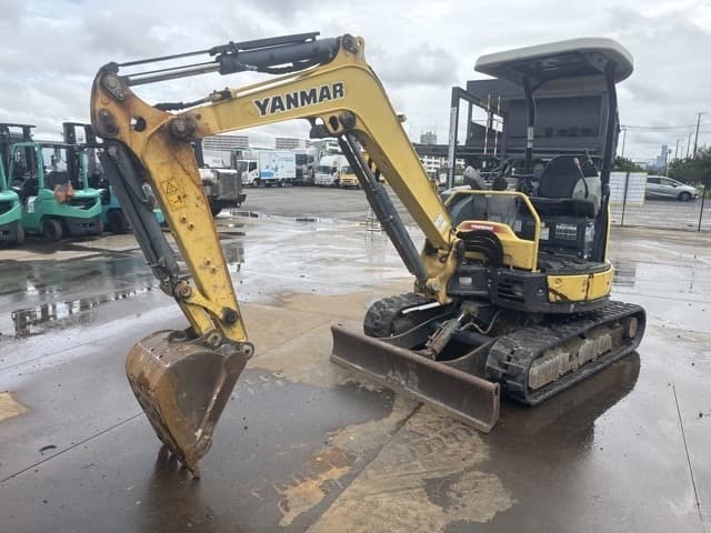 MINI EXCAVATOR — Auction (lot 8461-10012)