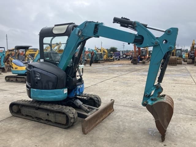 MINI EXCAVATOR — Auction (lot 8461-103)