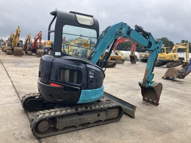 MINI EXCAVATOR — Auction (lot 8461-103)