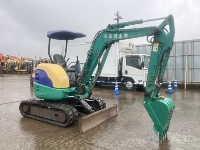 MINI EXCAVATOR — Auction (lot 8461-104)