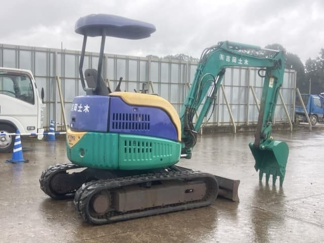 MINI EXCAVATOR — Auction (lot 8461-104)