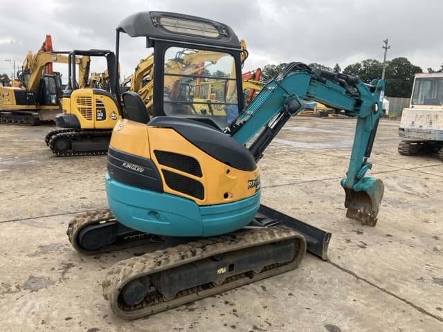 MINI EXCAVATOR — Auction (lot 8461-109)